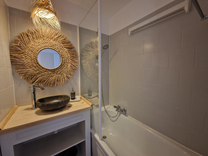 Bathroom 4, Appartements au coeur du golf, proche du lac et velodyssee, Landes