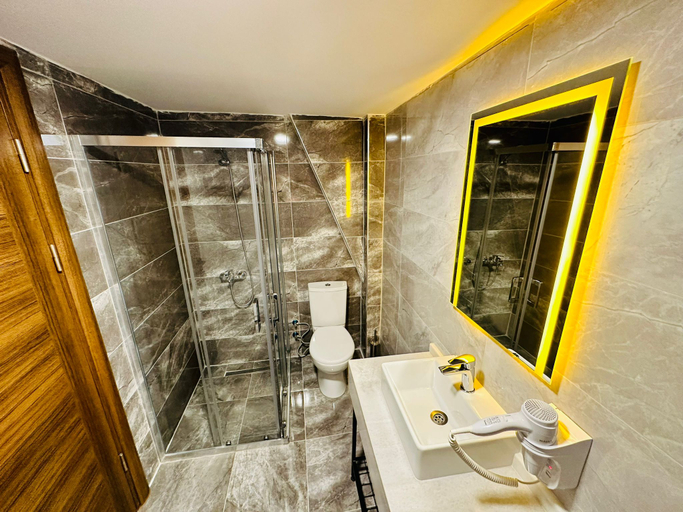 Bathroom 5, NICE ROYAL CITY, Maltepe