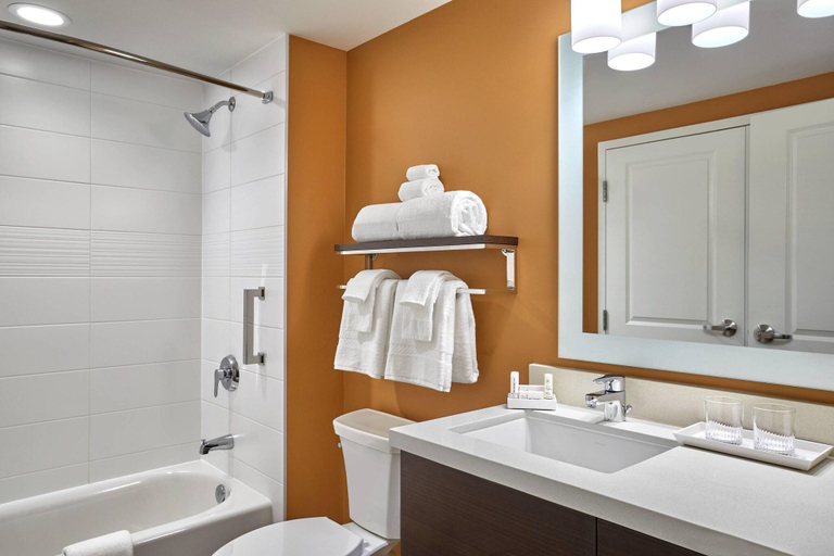 Bathroom 3, Towneplace Suites Fort McMurray, Division No. 16
