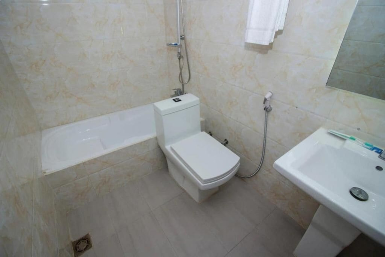 Bathroom 4, Gulshan Lake View, Dhaka