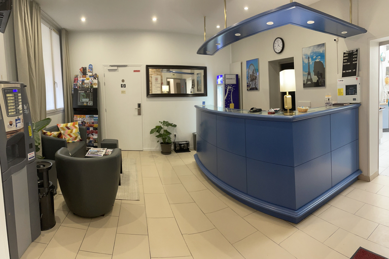 Public Area 2, Hotel Lilas Gambetta, Paris