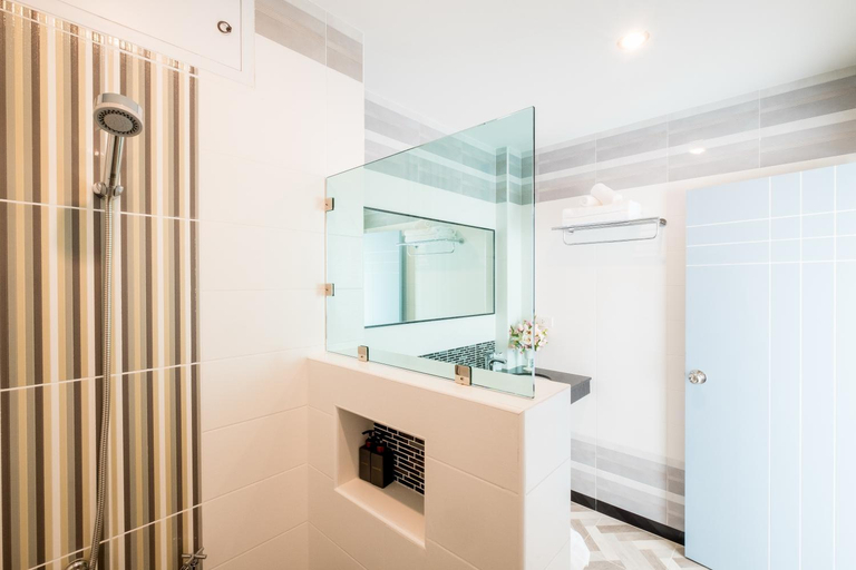 Bathroom 4, Sita Krabi Hotel, Mueang Krabi