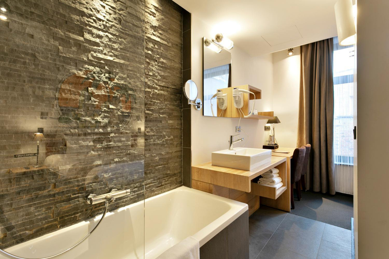 Bathroom 4, Boutique Hotel Saint-Gery, Bruxelles