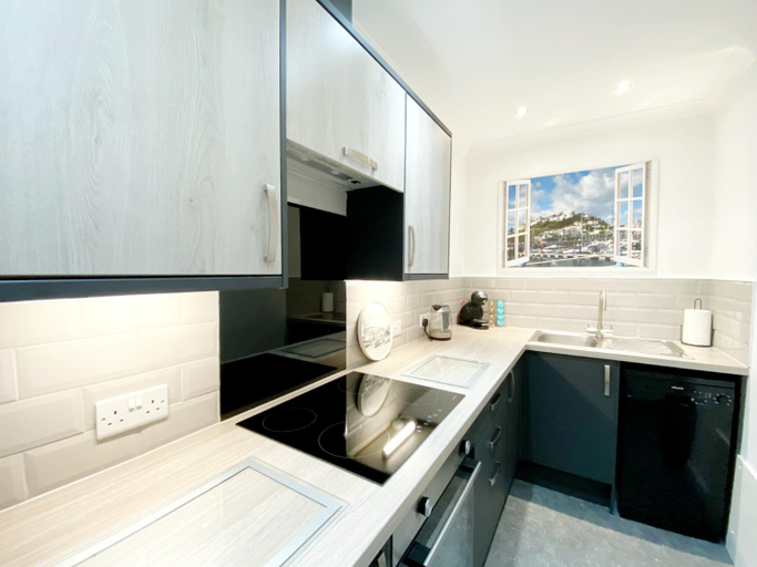 Kitchen 3, Ockendon House Apartments, Torbay