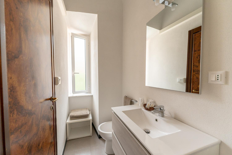 Bathroom 15