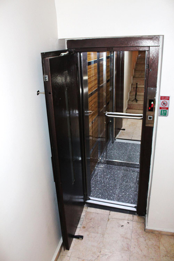 Others 2, White Crown Apartman ve Yasam Merkezi, Bakırköy