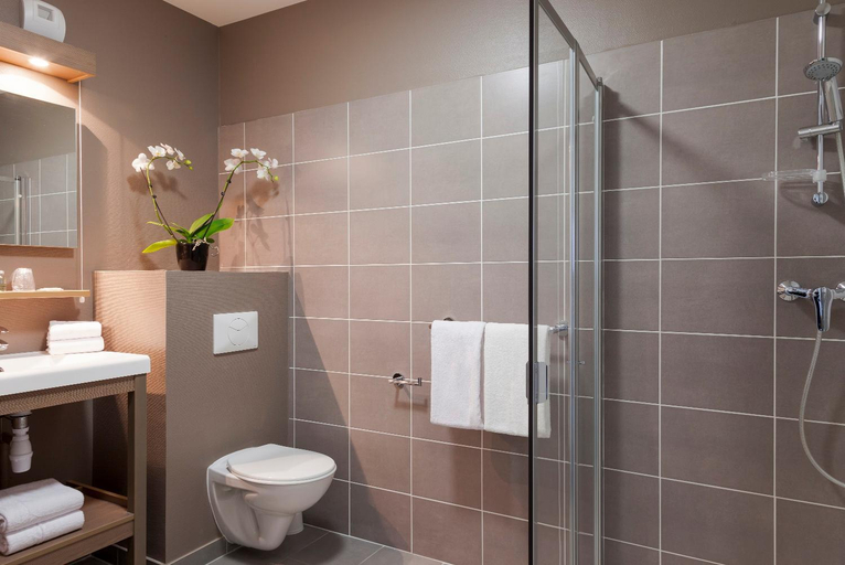 Bathroom 3, Neho Suites Porte de Geneve - Gare Annemasse, Haute-Savoie