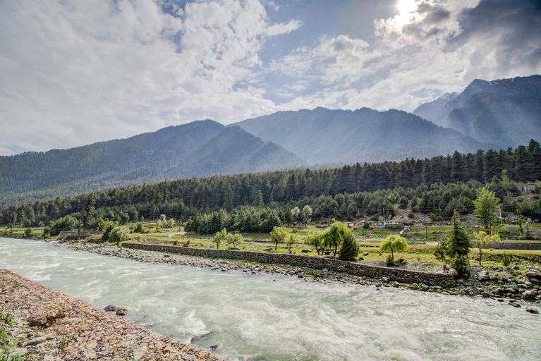 Others 5, Hotel Little Silver, Anantnag