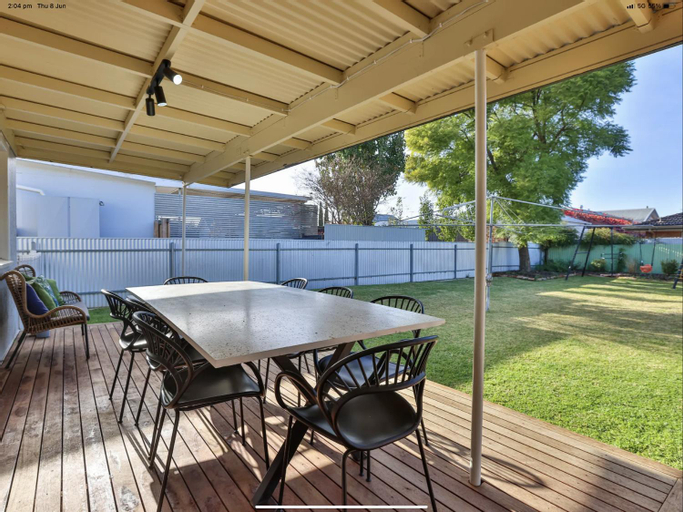 Exterior & Views 4, Walnut Cottage, Mildura - Pt A
