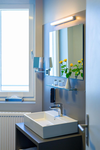 Bathroom 10