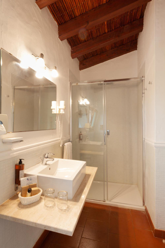 Bathroom 2, Nora Club Hotel & Spa, Cagliari