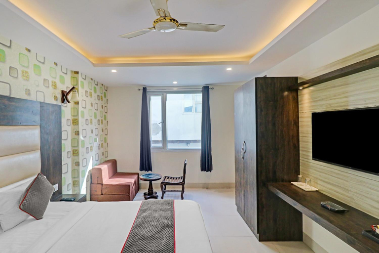 Bedroom 2, The Nirvana Delhi Airport, West
