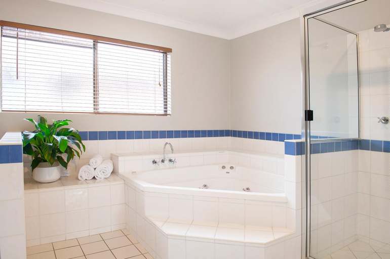 Bathroom 7