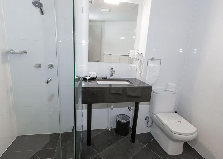 Bathroom 11