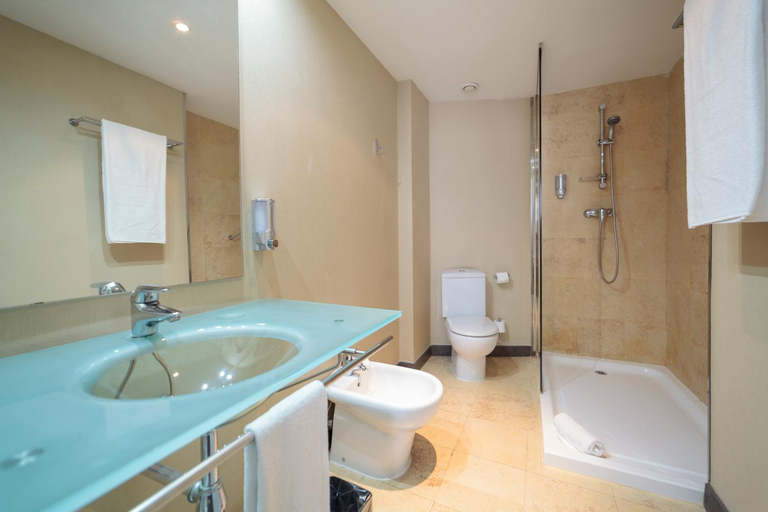 Bathroom 4, Hotel Salymar, Cádiz