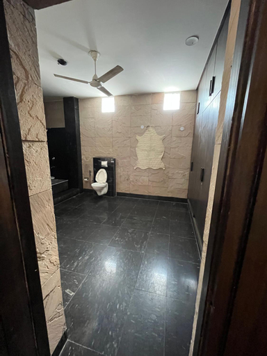Bathroom 4, Aakriti Hotels, Gurgaon