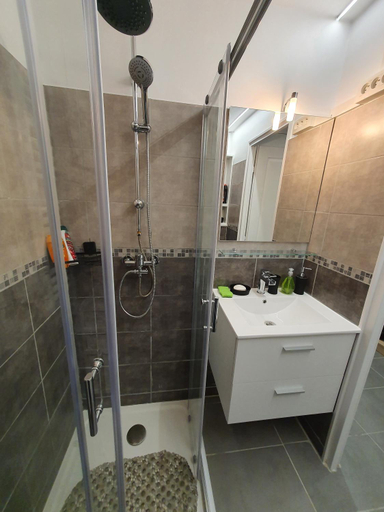 Bathroom 3, Le paradis iyedessil, Côte-d'Or
