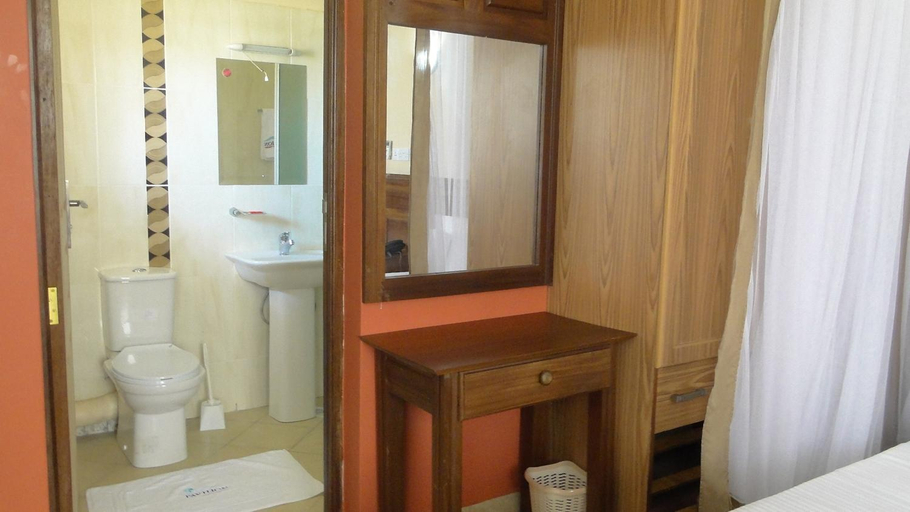 Bathroom 4, Pavilion Holiday Resort Shanzu, Kisauni