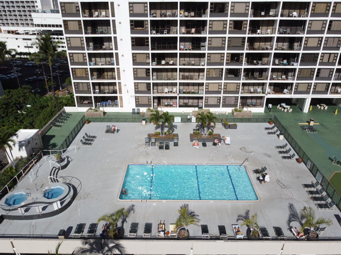 Exterior & Views 1, Warm Aloha Vibes, Mountain Views, Short Walk to Beach, and Free Parking, Honolulu