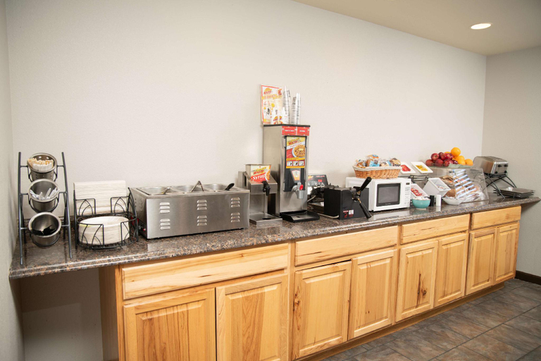 Food & Drinks 5, SureStay Plus by Best Western Montrose, Montrose