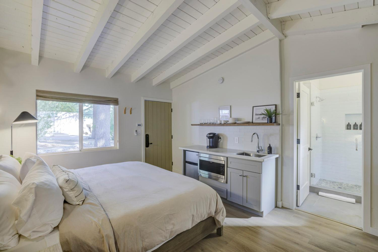 Bedroom 23