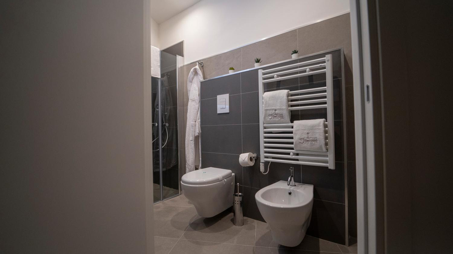 Bathroom 4, Dimora Fantasia Charme BB, Bari