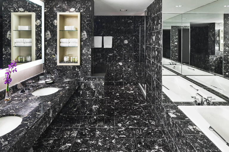 Bathroom 15
