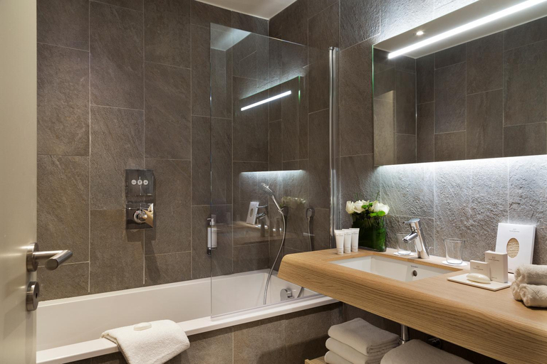 Bathroom 4, Hotel Barriere L'Hotel du Golf, Calvados