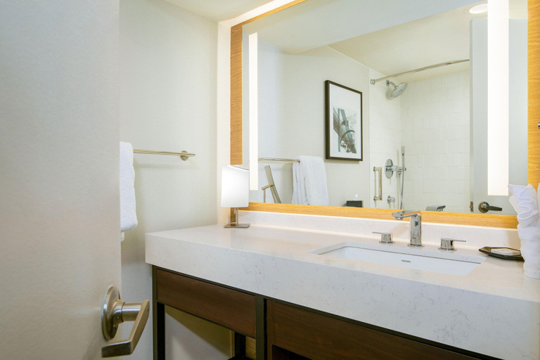 Bathroom 18