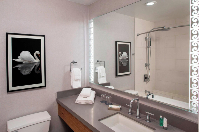 Bathroom 10
