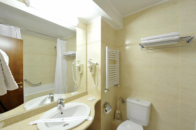 Bathroom 2, Hotel Moldova, Iasi