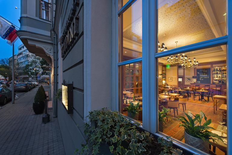 Food & Drinks 5, MARROL S HOTEL, Bratislava I