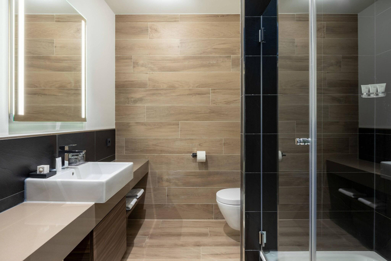 Bathroom 24