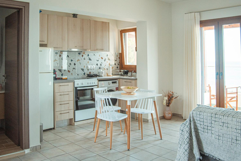 4, Apartment by the sea, Crete