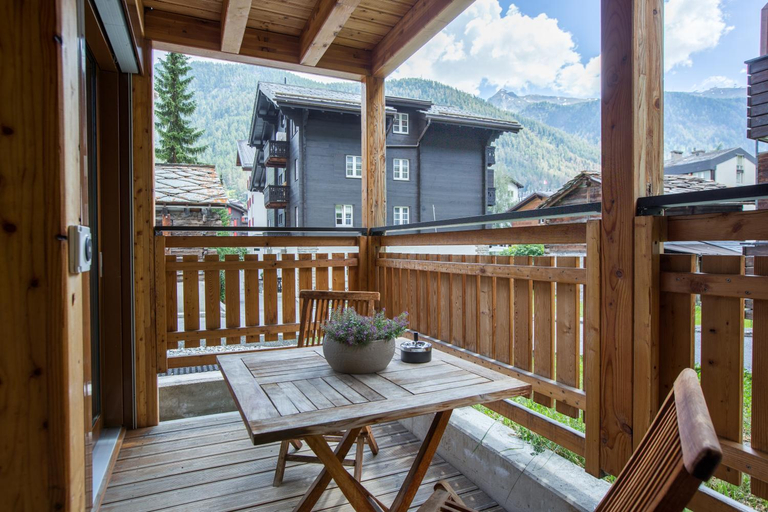 Others 4, Meric Apartment, Visp