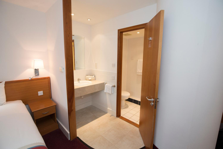Bedroom, Ramada by Wyndham Cambridge, Cambridgeshire