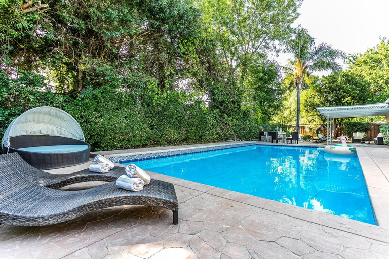 Sport & Beauty 2, Villa Sausalito - Newly Designed 4BR HOUSE & POOL by Topanga, Los Angeles
