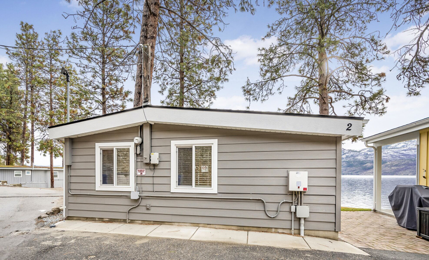 Exterior & Views 2, Family Friendly Cottage w Amazing View, Central Okanagan
