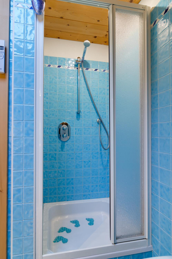 Bathroom 4, Trettel Apartments, Trento