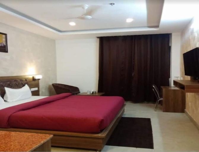 Bedroom 2, PACIFIC INN HOTEL, Sirmaur