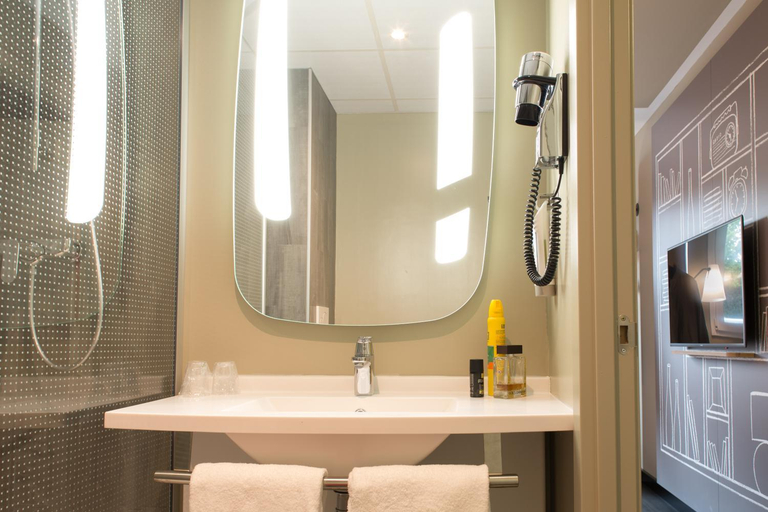 Bathroom 4, ibis Madrid Fuenlabrada, Madrid