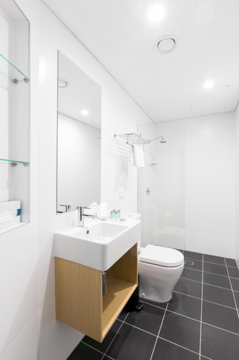 Bathroom 28