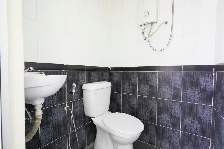 Bathroom 15