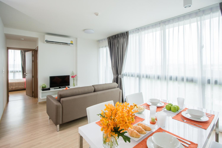 Dining Room 9