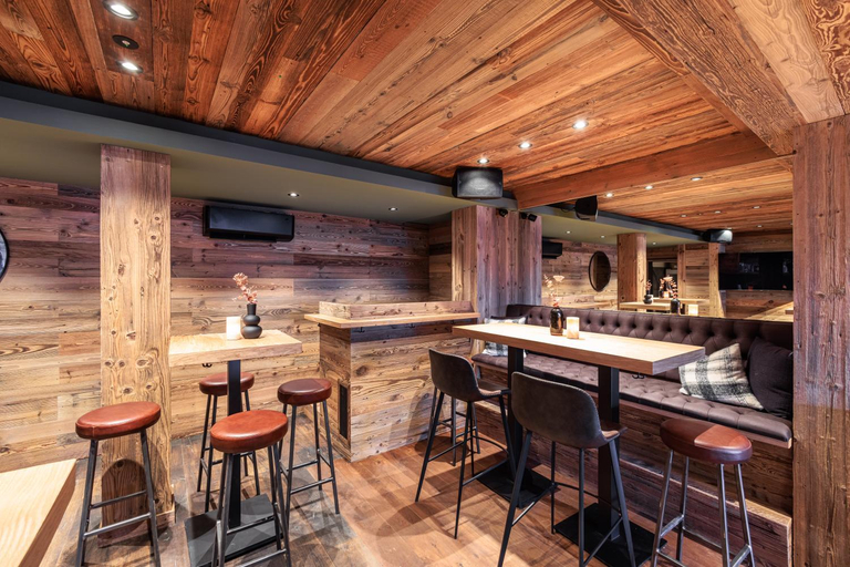 Food & Drinks 4, No 8 Bed & Bar, Entremont
