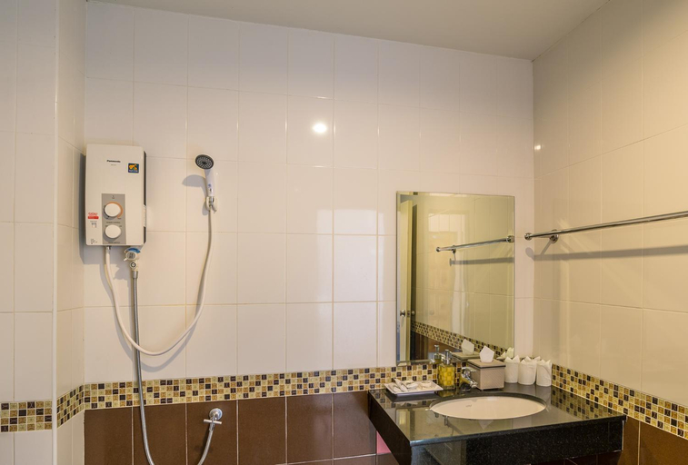 Bathroom 4, Krabi Phetpailin Hotel, Mueang Krabi