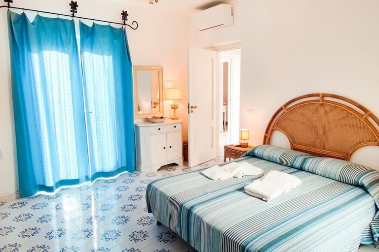 Bedroom 3, Villa Conchiglia blu con piscina, Napoli