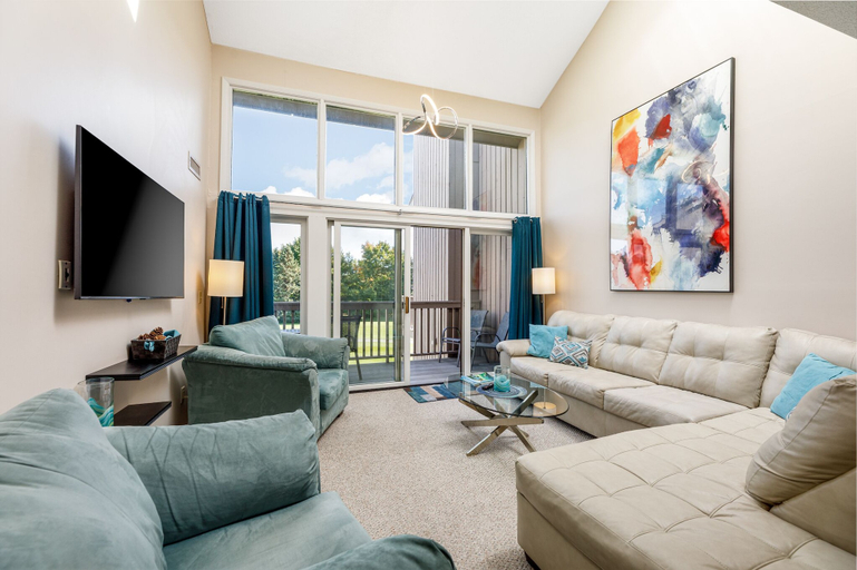 Others 5, 2BDR Loft Suite Golf Course Condo 5549, Grand Traverse