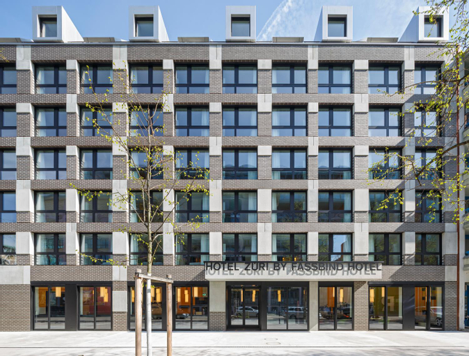 Exterior & Views 14