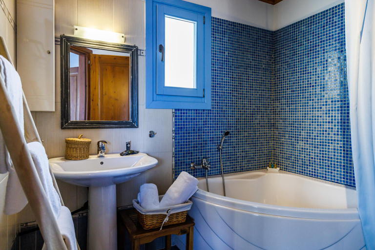 Bathroom 4, Villa Avaton with magnificent sea view and Skopelos town, Thessaly